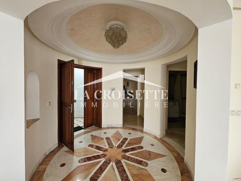 Appartement S+3 meublé vue sur lac aux Berges du Lac 1