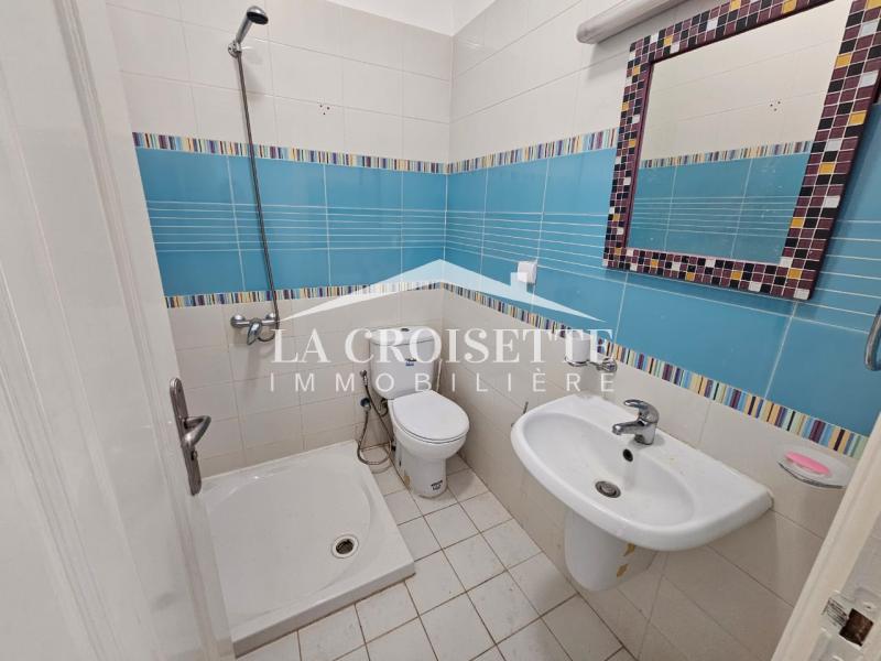 Appartement S+4 avec vue dégagée à L'aouina