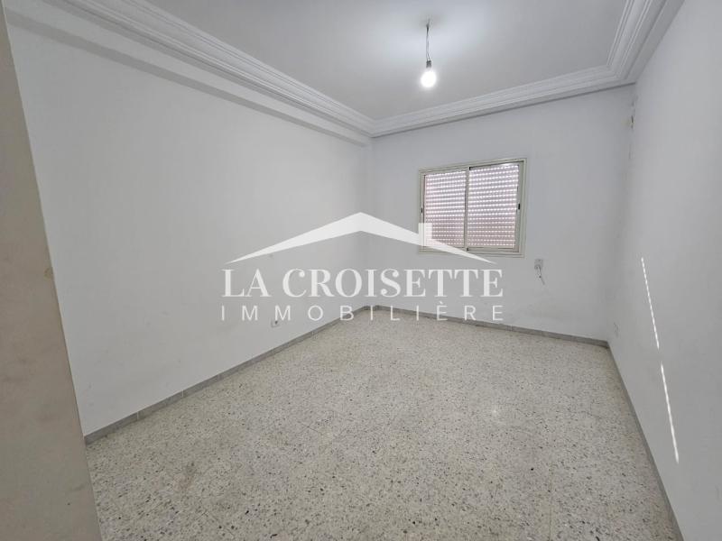 Appartement S+4 avec vue dégagée à L'aouina
