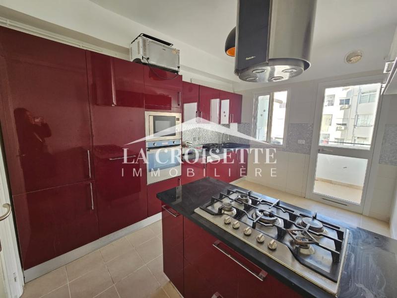 Appartement S+4 avec vue dégagée à L'aouina