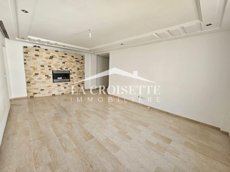 Appartement S+4 avec vue dégagée à L'aouina