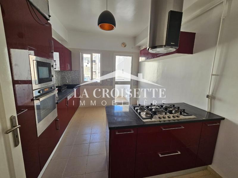 Appartement S+4 avec vue dégagée à L'aouina