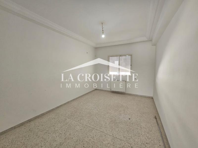 Appartement S+4 avec vue dégagée à L'aouina