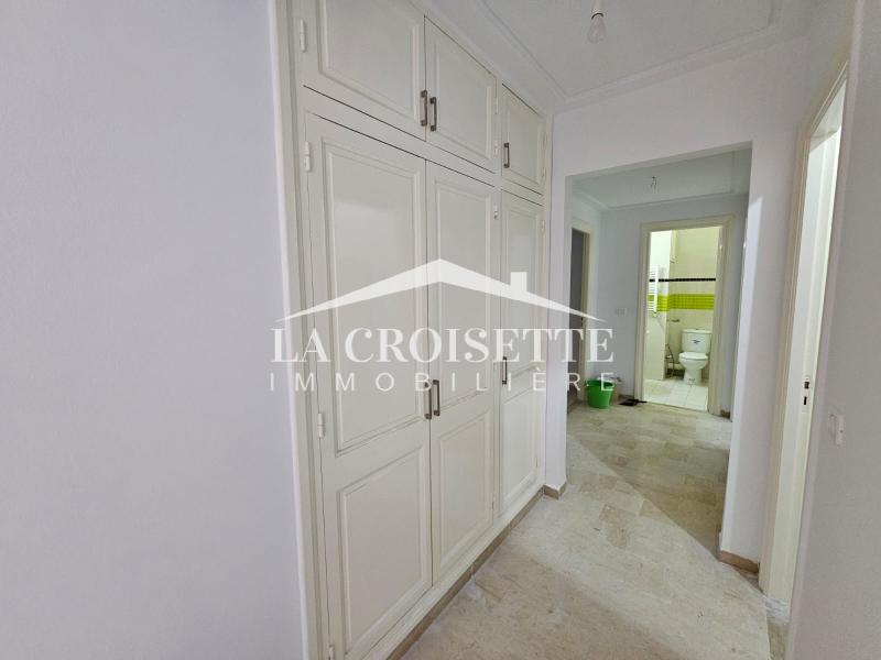 Appartement S+4 avec vue dégagée à L'aouina