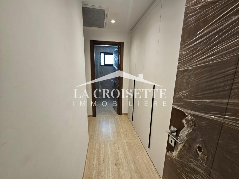 Appartement S+3 avec jardin et piscine à La Soukra