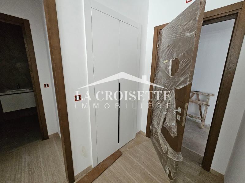 Appartement S+3 avec jardin et piscine à La Soukra