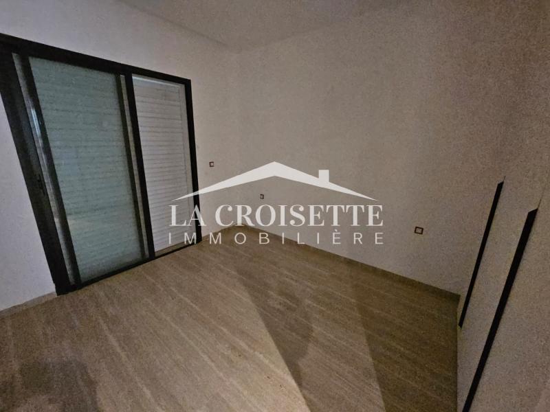 Appartement S+3 avec jardin et piscine à La Soukra