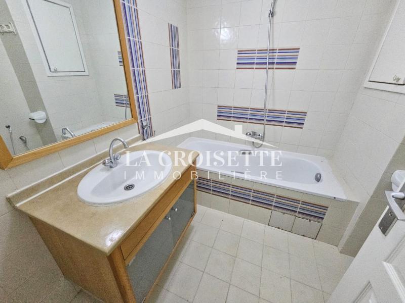 Appartement S+3 à L'aouina