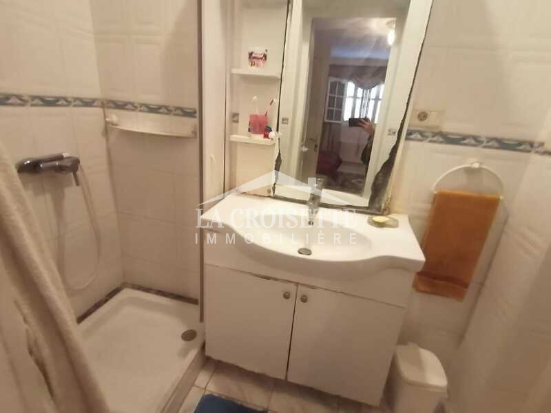 Appartement S+4 pour un usage bureautique à Bhar Lazrek à La Marsa