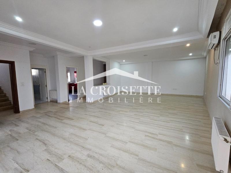 Etage de villa pour un usage bureautique H+3 à Ain Zaghouan Nord