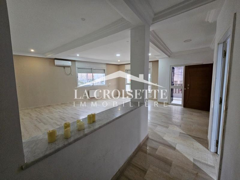 Etage de villa pour un usage bureautique H+3 à Ain Zaghouan Nord