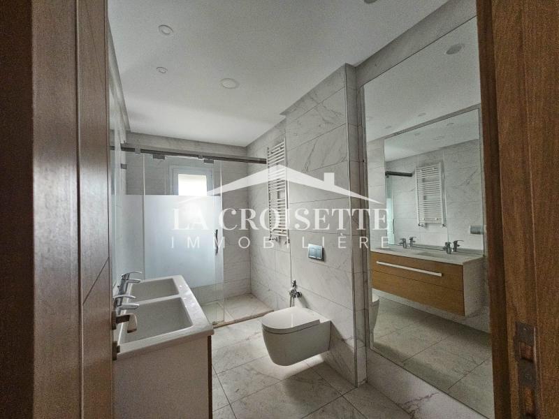 Duplex S+3 avec jardin et piscine à La Soukra