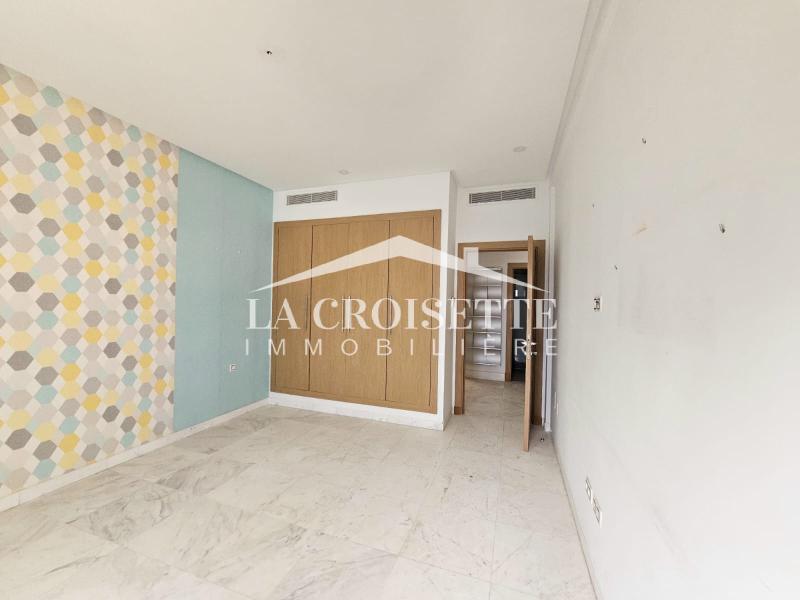 Duplex S+3 avec jardin et piscine à La Soukra