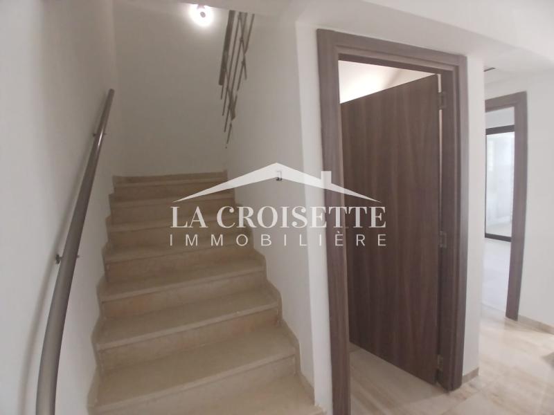 Duplex S+2 avec petit jardin à La Soukra