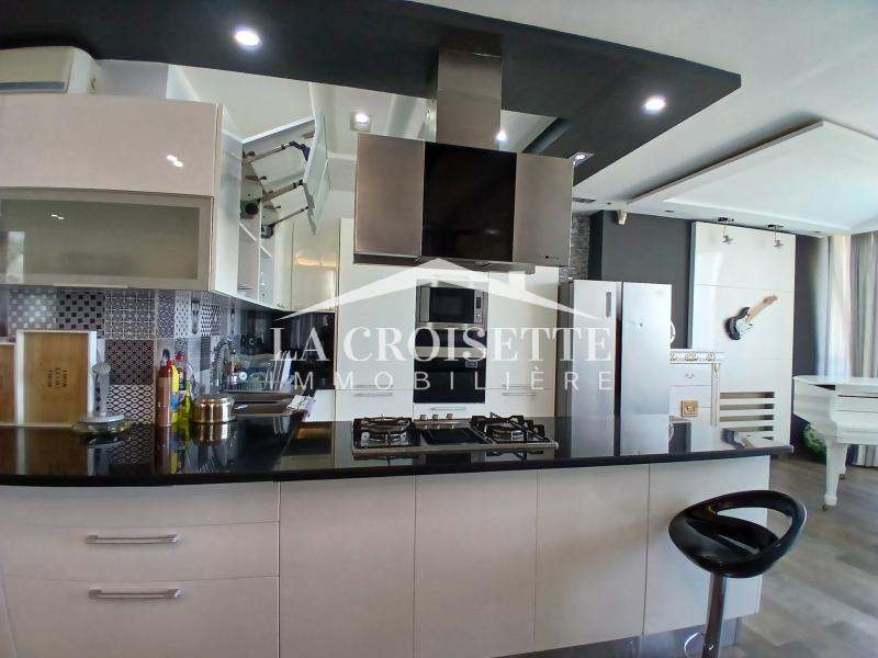 Duplex meublé S+4 avec vue sur mer à Gammarth