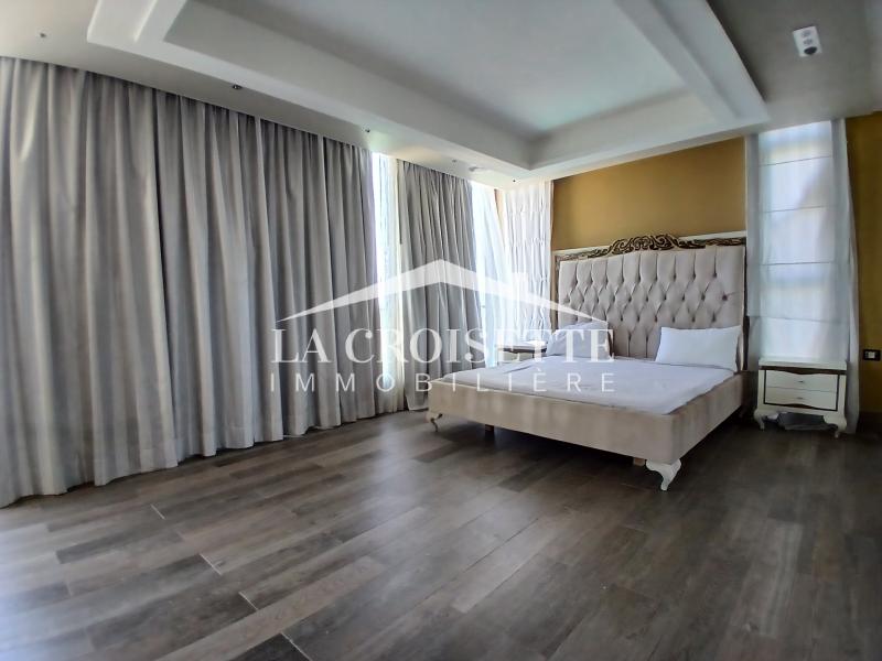 Duplex meublé S+4 avec vue sur mer à Gammarth