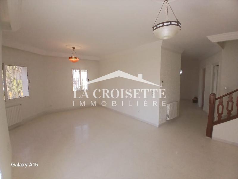 Duplex S+3 avec terrasse à La Marsa