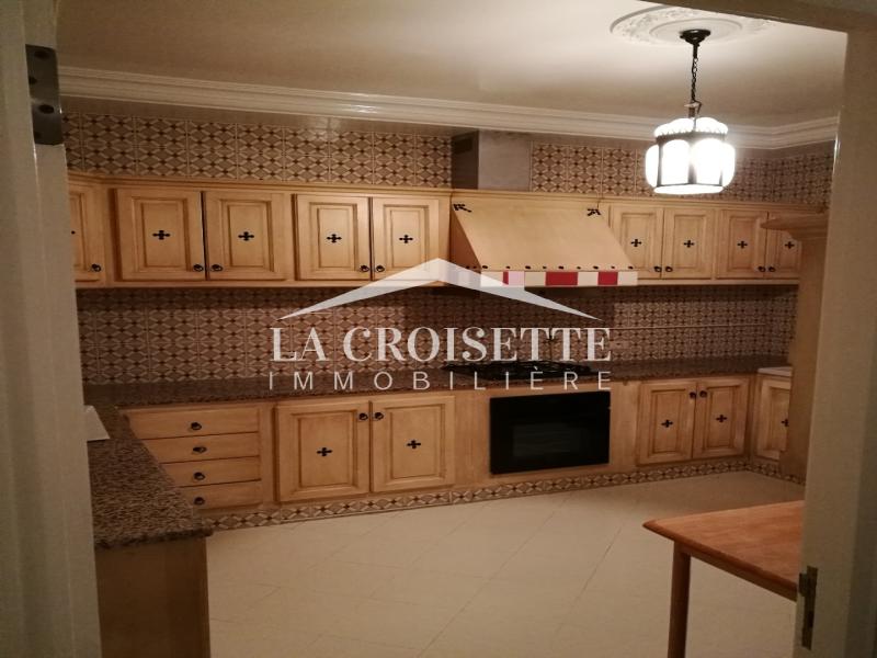 Duplex S+4 à Bhar Lazrek, La Marsa