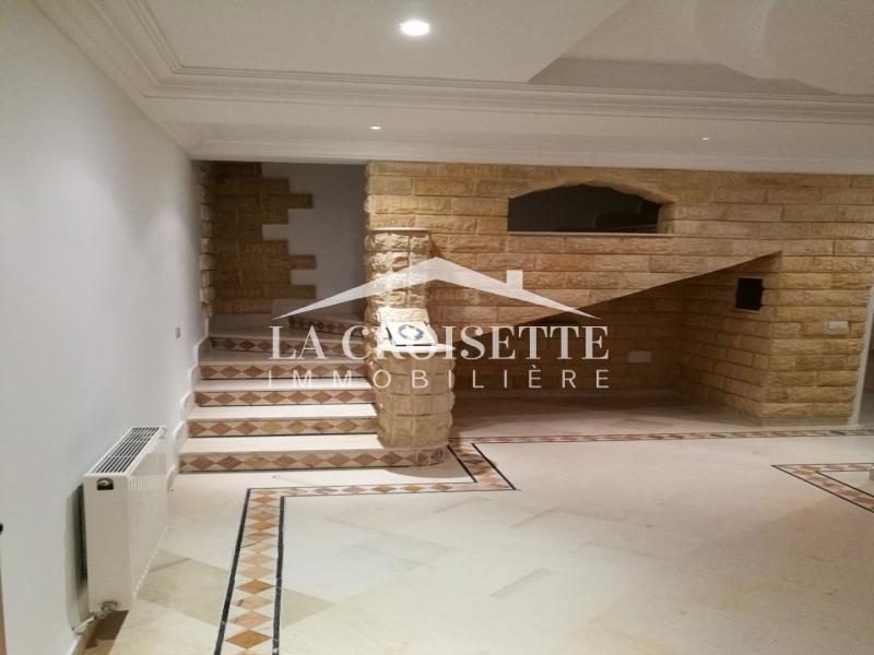 Duplex S+4 à Bhar Lazrek, La Marsa