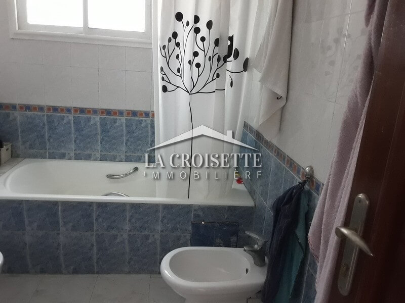 Etage de villa S+4 à La Marsa