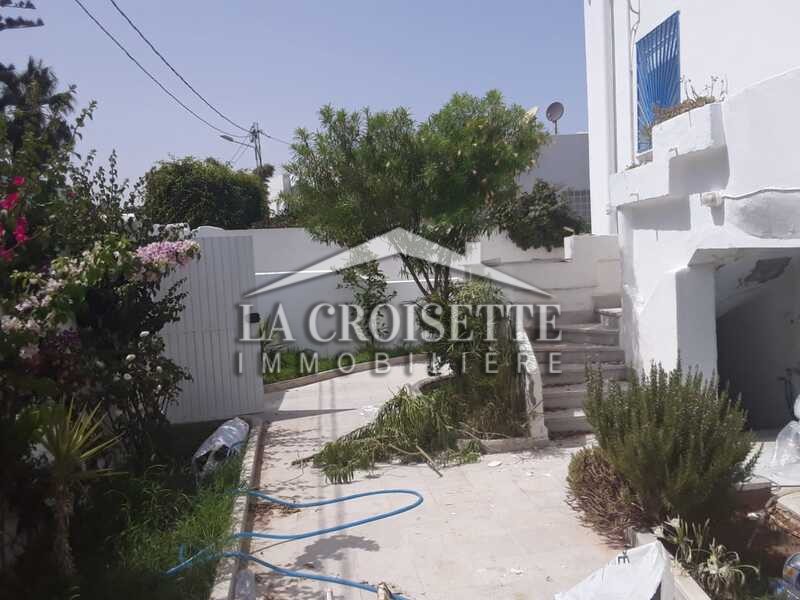  Villa S+3 pied dans l'eau à La Marsa 
