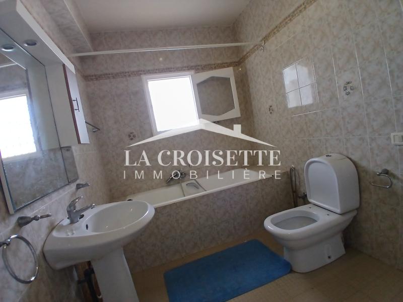 Etage de villa S+3 à La Marsa