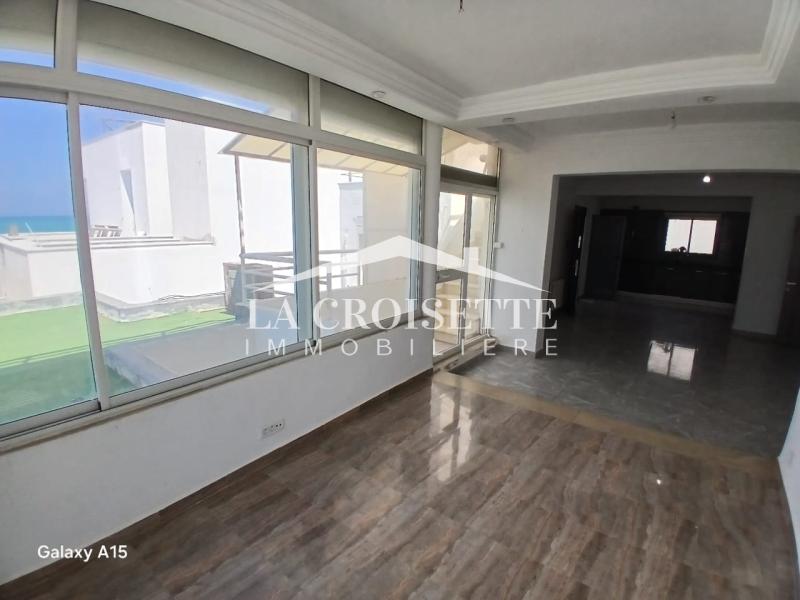 Etage de villa S+2 vue sur mer à La Marsa