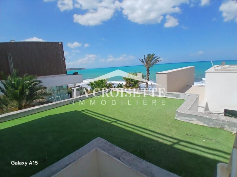 Etage de villa S+2 vue sur mer à La Marsa