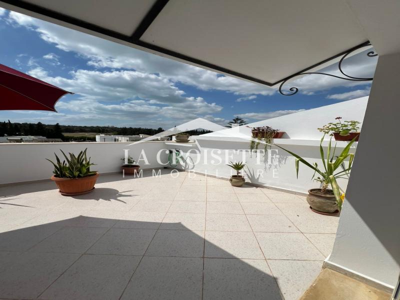 Etage de villa S+1 meublé à La Marsa