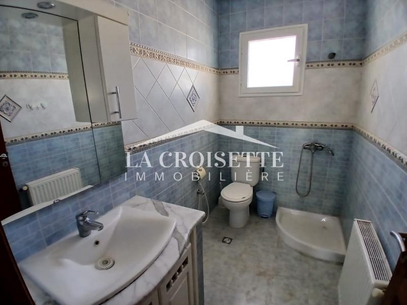 Etage de villa S+3 à La Marsa