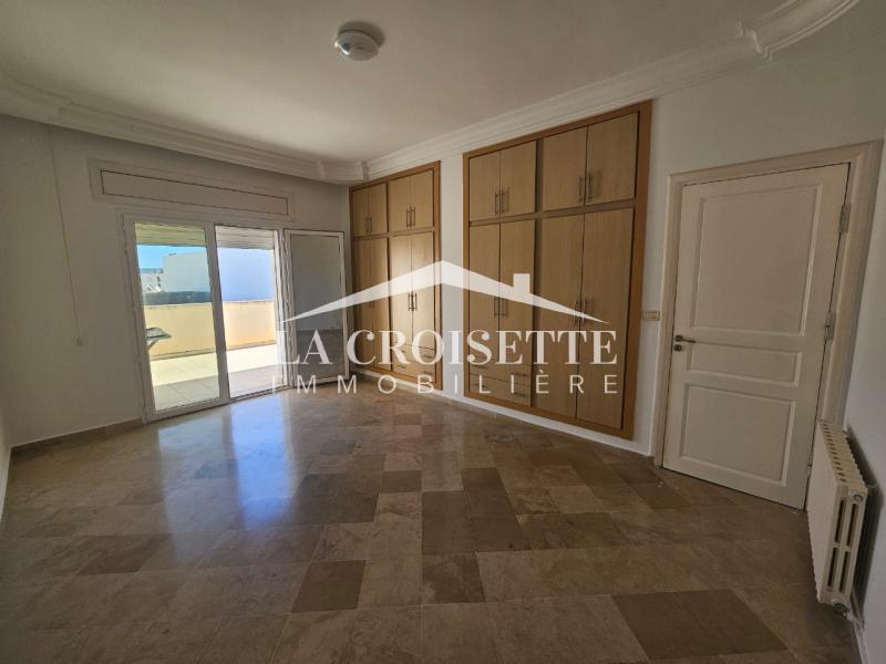 Duplex S+4 avec terrasse aux Jardins de Carthage