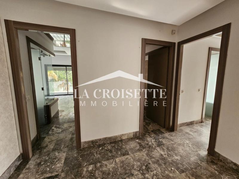 Appartement S+3 avec terrasse et piscine au Lac 2