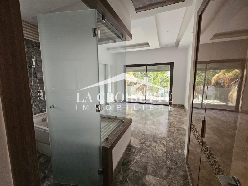 Appartement S+3 avec terrasse et piscine au Lac 2