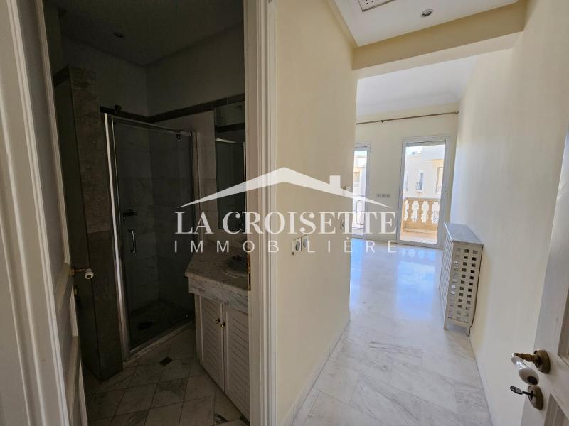 Penthouse S+4 avec piscine au Lac 2