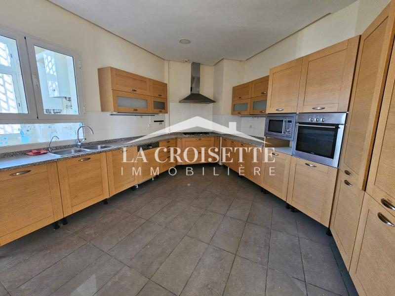 Penthouse S+4 avec piscine au Lac 2