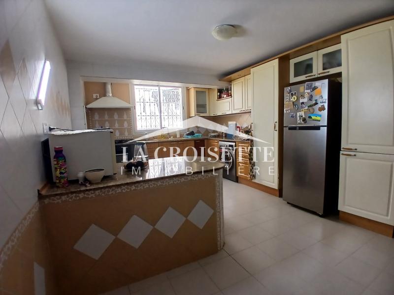 Rez-de-chaussée de villa S+3 meublé à La Marsa