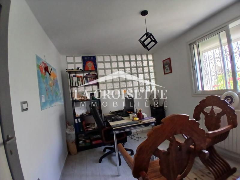 Rez-de-chaussée de villa S+3 meublé à La Marsa