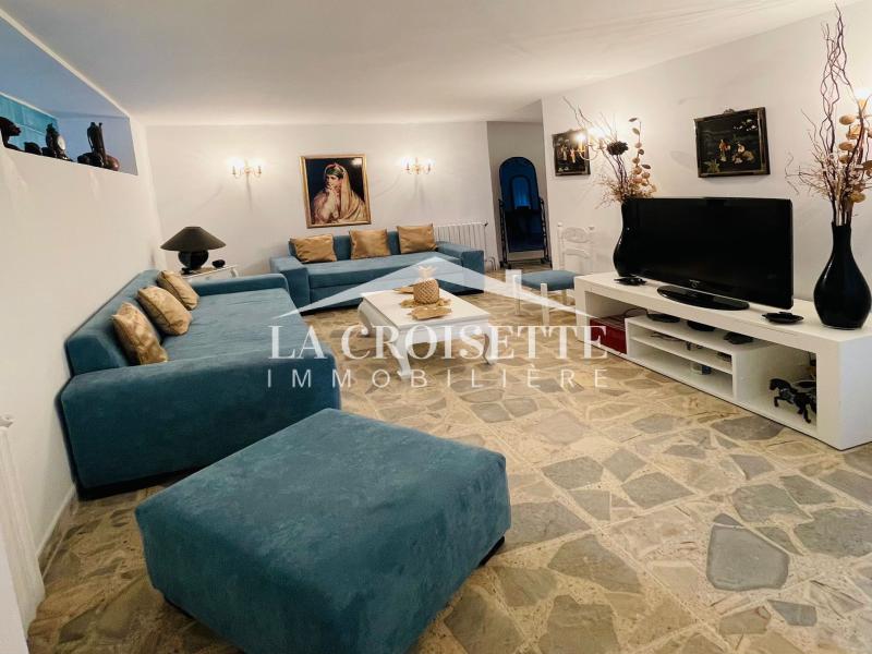 Rez-de-chaussée de villa meublé S+2 avec jardin à Sidi Bou Saïd
