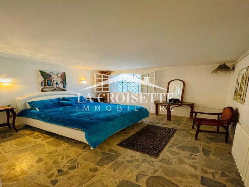 Rez-de-chaussée de villa meublé S+2 avec jardin à Sidi Bou Saïd