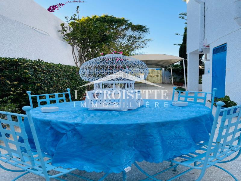 Rez-de-chaussée de villa meublé S+2 avec jardin à Sidi Bou Saïd