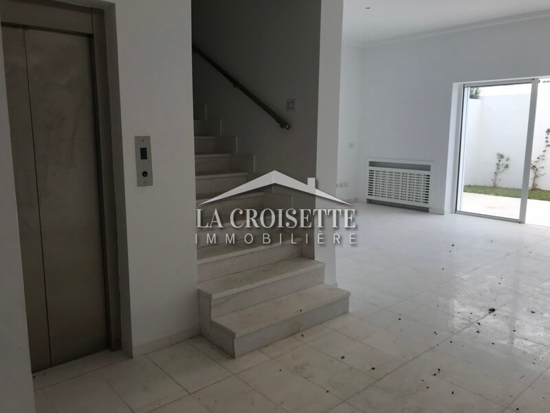 Un triplex S+5 à Gammarth