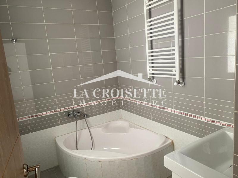 Triplex S+3 avec jardin aux Jardins de Carthage
