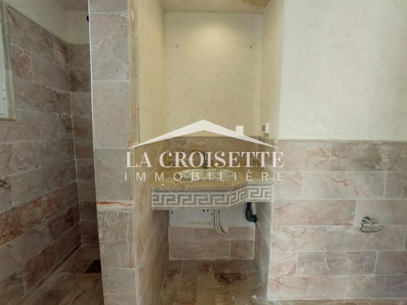 Triplex S+4 avec vue sur mer à La Marsa