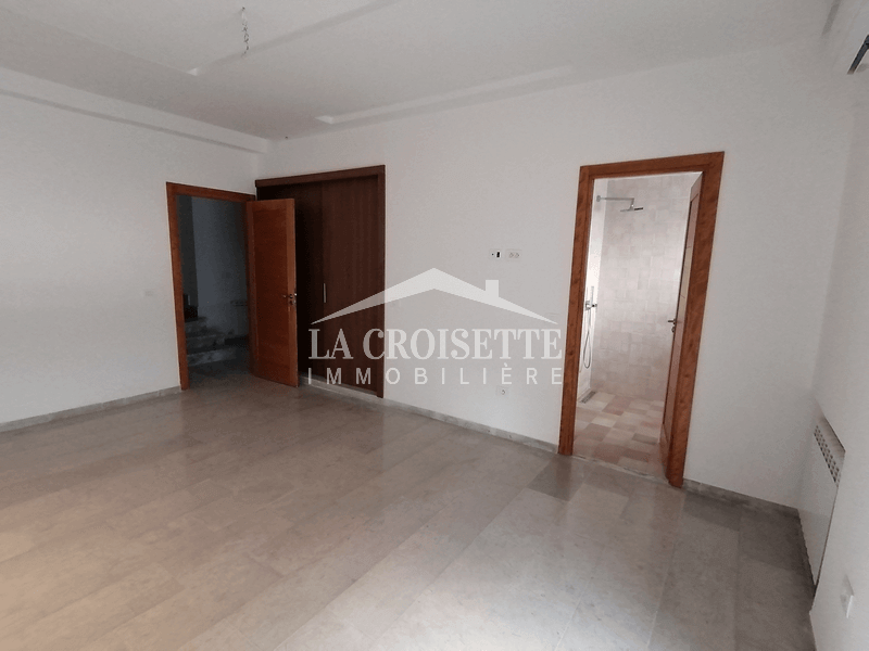 Triplex S+4 avec jardin à La Soukra