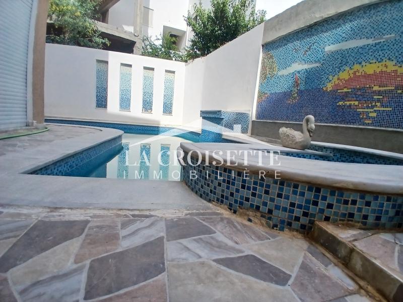 Villa meublée S+4 avec piscine à Ain Zaghouan  Nord
