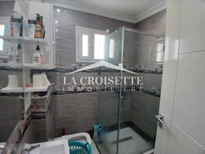 Villa meublée S+4 avec piscine à Ain Zaghouan  Nord