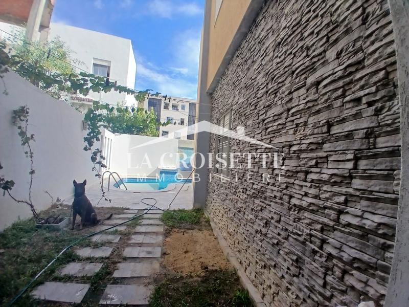 Villa meublée S+4 avec piscine à Ain Zaghouan  Nord