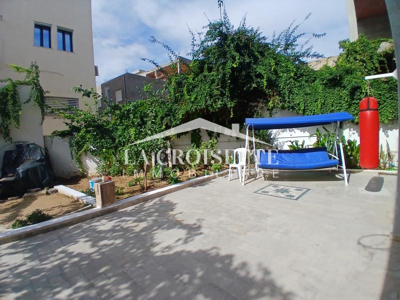Villa meublée S+4 avec piscine à Ain Zaghouan  Nord