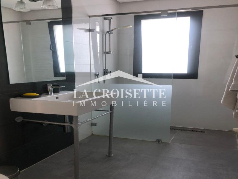 Villa meublée S+4 avec piscine à La Soukra