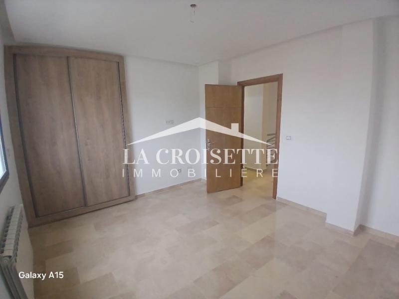 Villa S+3 avec piscine à La Soukra